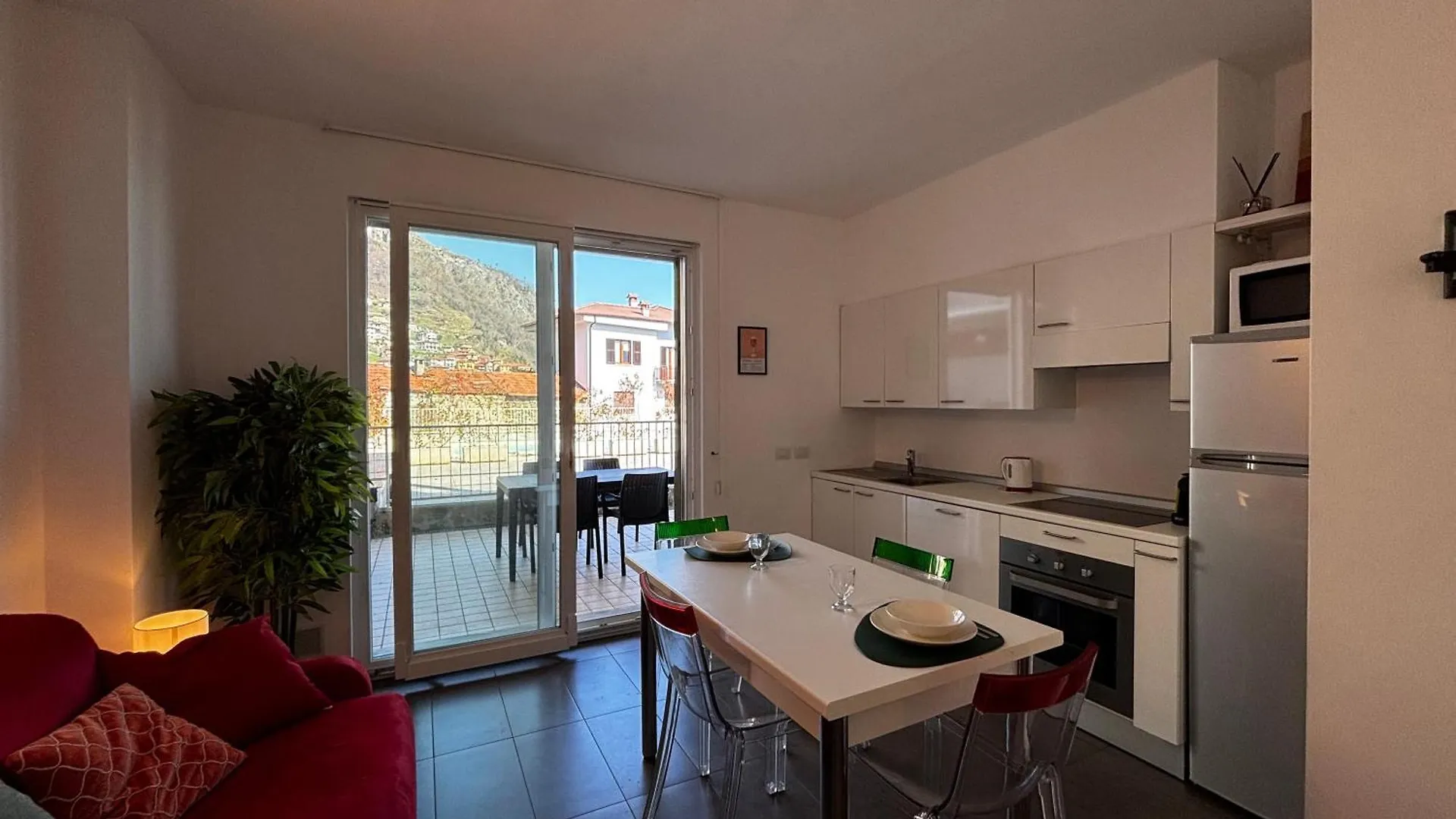 Lake View Apartment With Swimming Pool - Larihome A87 Musso 0*,  Italy